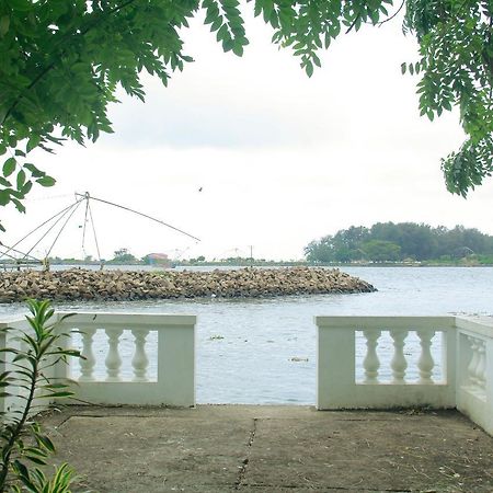 Muziris Harbour View Hotell Kochi Eksteriør bilde